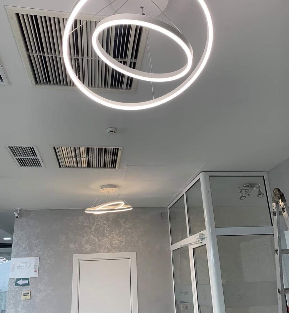 Electrician 24/24, intervenții rapide și sigure.