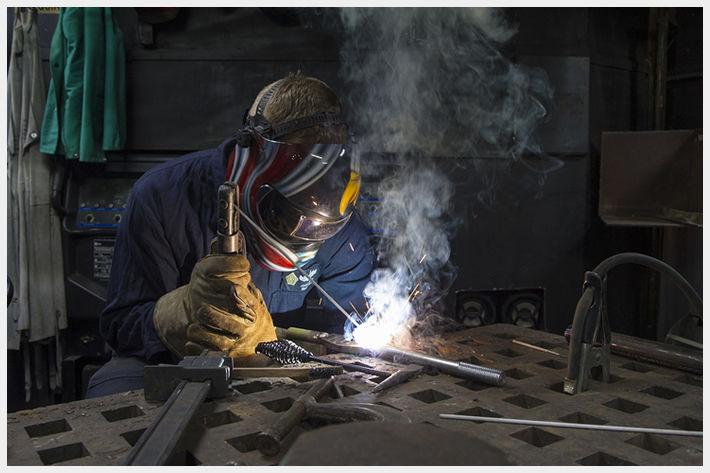 Prestăm servicii de sudare, restaurare a tehnicii învechite dar și a diferitor utilaje!