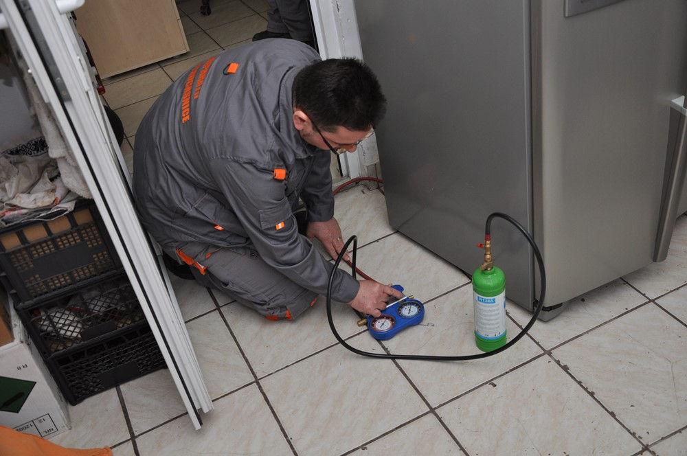 Reparații rapide frigidere și congelatoare – Fără zile libere